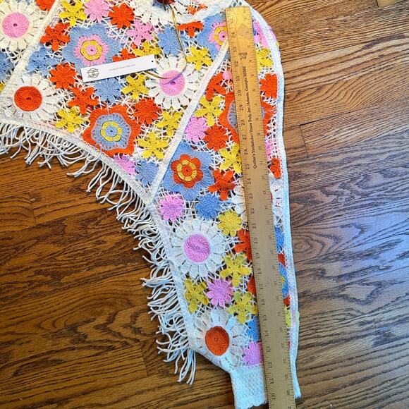 House of Harlow Crop Fringe Poncho Sweater Crochet Shawl Hippie Boho One Size - Picture 2 of 6